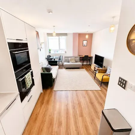 Free Parking Stokes Croft 2-bed Flat Sleeps 5 Bristol