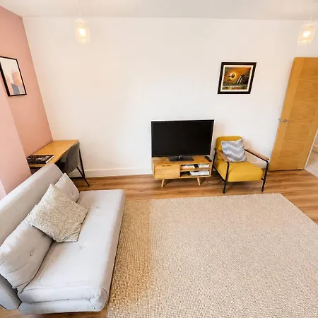 Free Parking Stokes Croft 2-bed Flat Sleeps 5 * Bristol