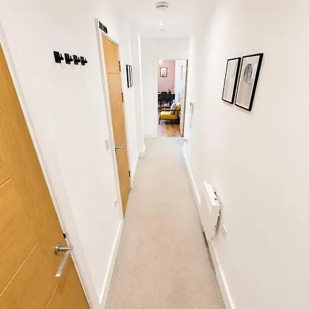 Free Parking Stokes Croft 2-bed Flat Sleeps 5 Appartement